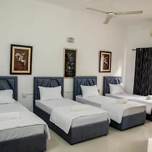 Funk Bunks - By The Hostal Kandy